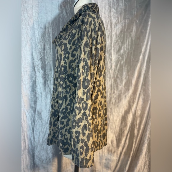 Moondance crowl neck leopard print super soft top - Picture 7 of 10